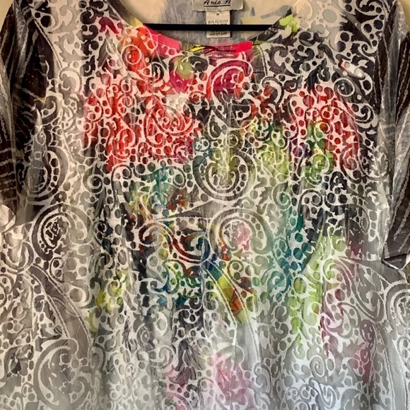 Aria. A Love Tree Lace Overlay Tunic Size Medium - Picture 5 of 8